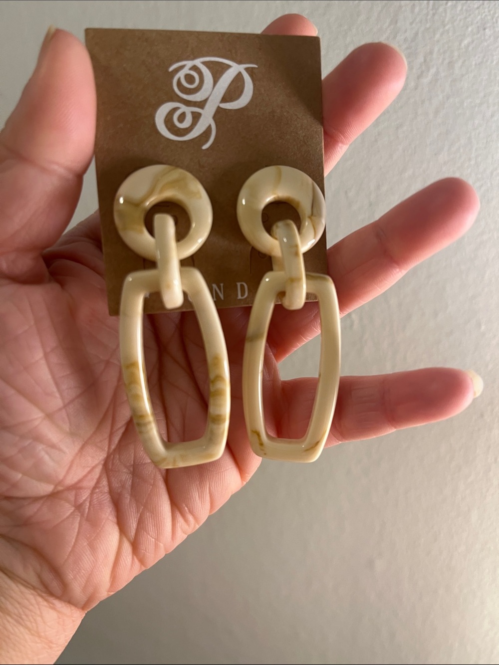 Ivory Marbled Link Drop Earrings
